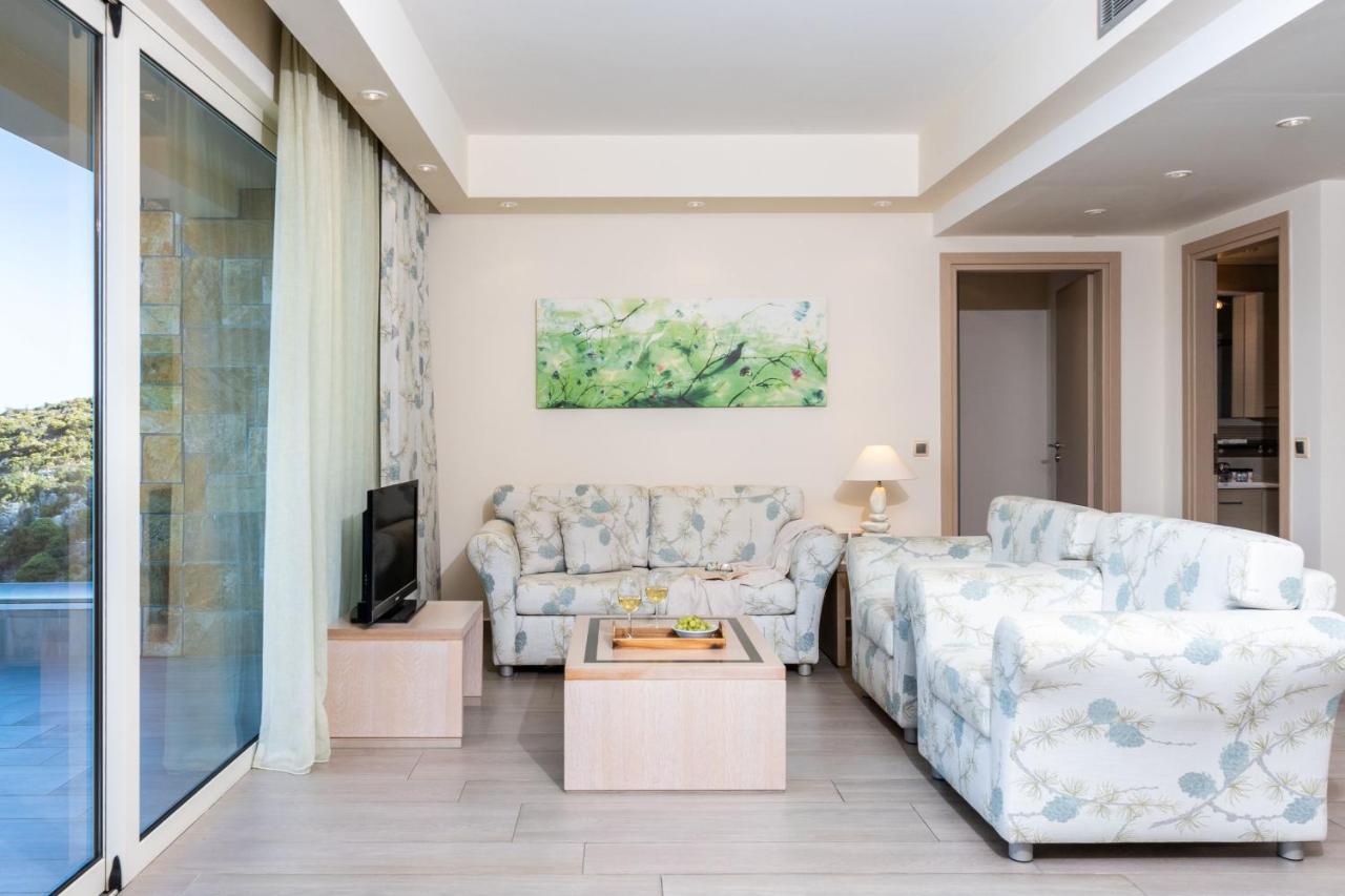 Princess Kyniska Suites Plitra Exterior photo